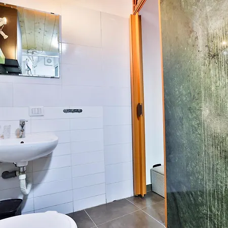 Guesthost - Storico 31 - Tiny & Comfy