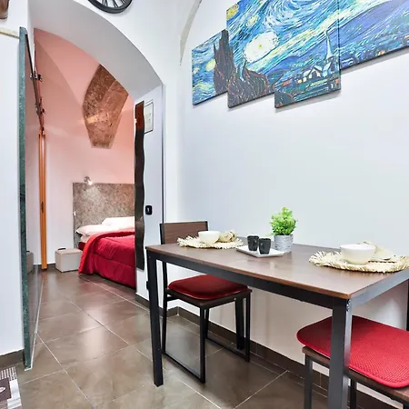 Guesthost - Storico 31 - Tiny & Comfy Apartman