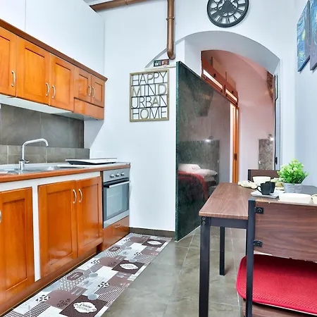 Guesthost - Storico 31 - Tiny & Comfy