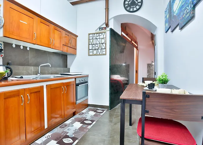 Guesthost - Storico 31 - Tiny & Comfy