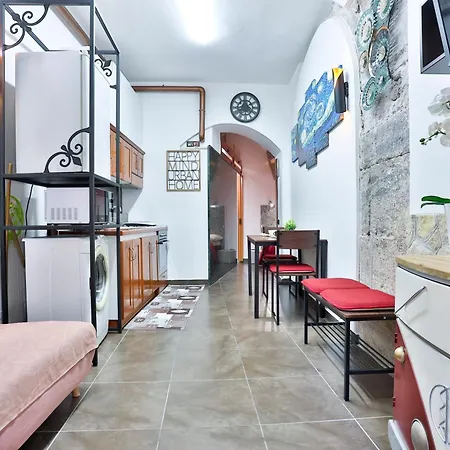 Guesthost - Storico 31 - Tiny & Comfy Napoli