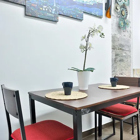 Guesthost - Storico 31 - Tiny & Comfy